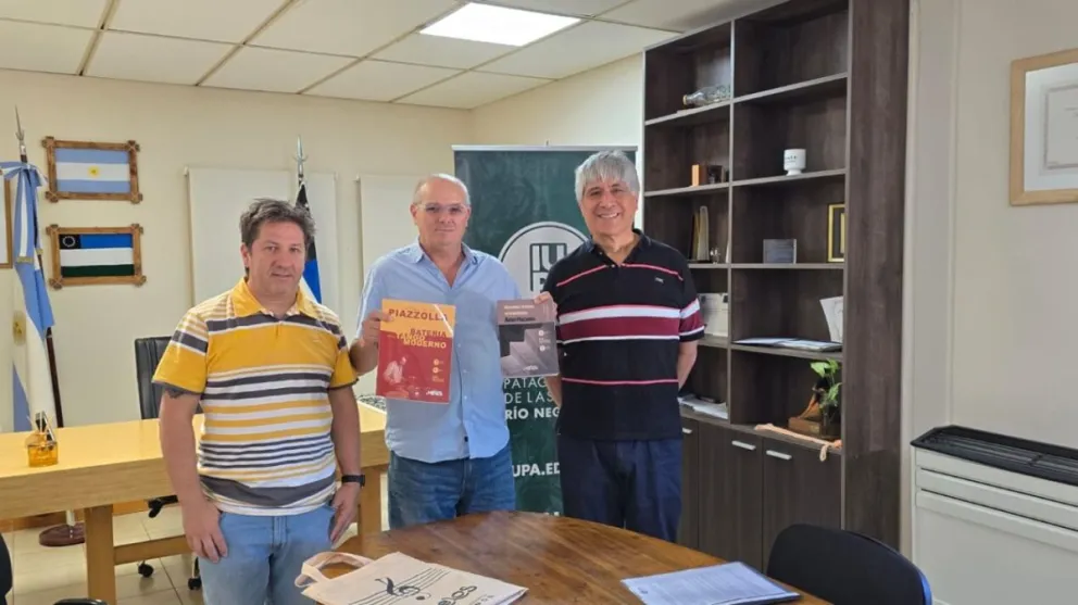 Los libros abordan aspectos técnicos, estéticos e interpretativos del lenguaje musical de Piazzolla. (Foto: Gentileza)