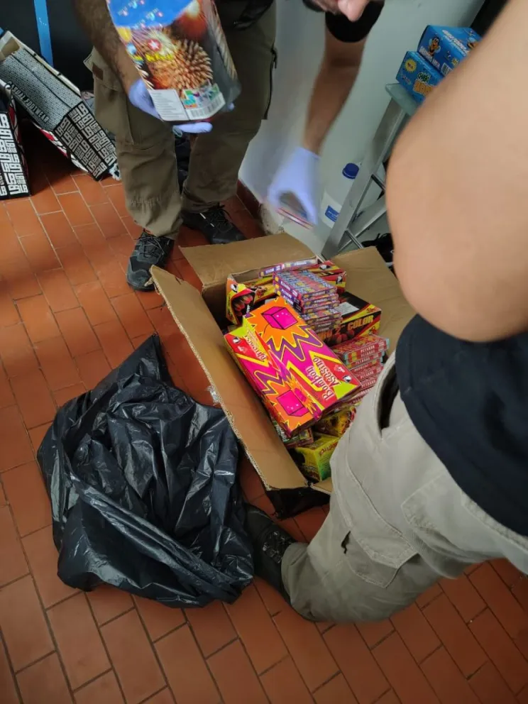 Los controles se llevan a cabo en diferentes puntos de la ciudad gracias a la denuncia de vecinos. Foto cortesía: Policía de Río Negro
