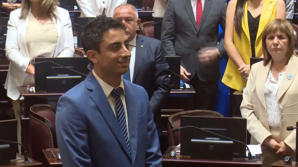 Juró como Senador Nacional tras la renuncia a su banca de Lorena Villaverde. (Foto gentileza)