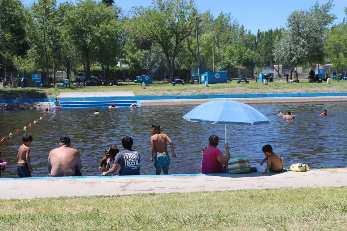 Es importante prestar atenci&oacute;n a los s&iacute;ntomas que aparecen tras una tarde de pileta o r&iacute;o. Foto: Tania Domenicucci