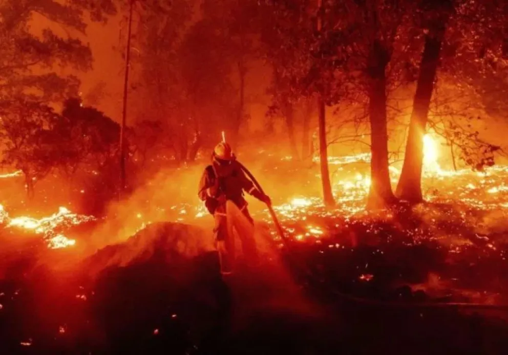 Un cambio en la dirección del viento, dejó al vecino encerrado por las llamas. (Foto: Gentileza)