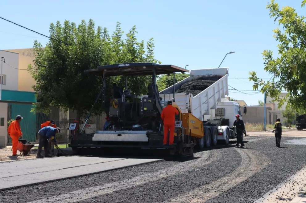 En el barrio, se observan los trabajos que avanzan "a buen ritmo". Foto: Tania Domenicucci - ANR