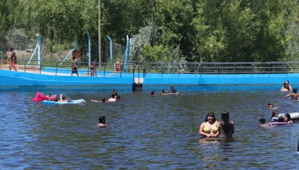 El balneario Apycar es uno de los espacios más concurridos en Roca durante el verano. Foto: Tania Domenicucci - ANR
