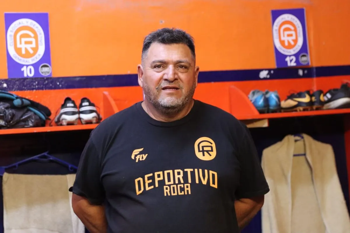 Jaime dentro del vestuario del Depo, el lugar de encuentro con los jugadores. Foto: Tania Domenicucci