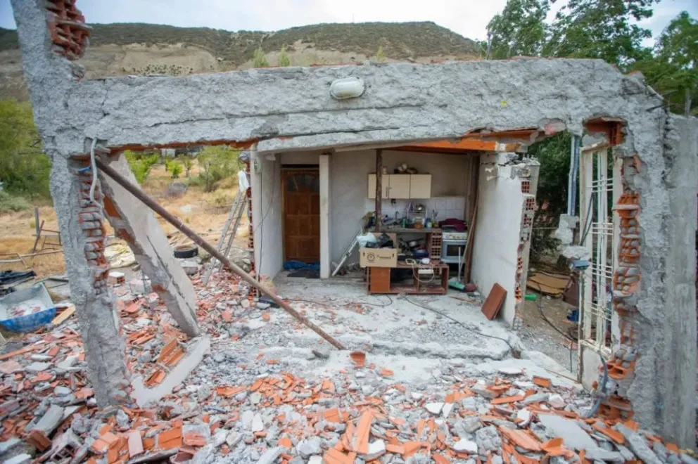 Las imágenes registradas por Lucas Gauna con un drone en el lugar son impactantes, y muestran el desastre provocado por el derrumbe. (Foto: Gentileza)