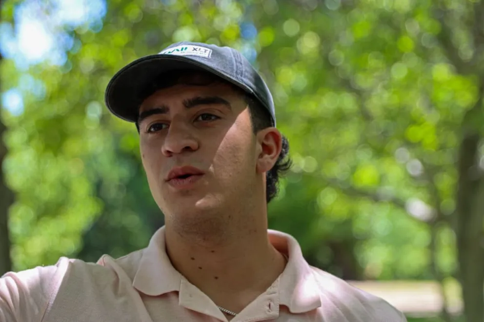 Es la cuarta generación de productores frutícolas en su familia. (Foto Tania Domenicucci)