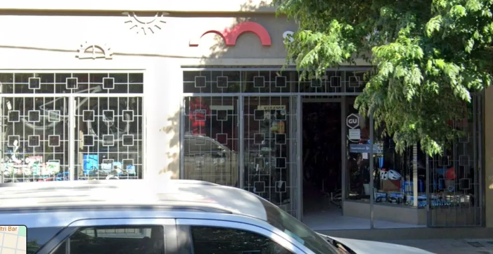 Se trata de un local muy conocido y de mucha llegada en Roca. 