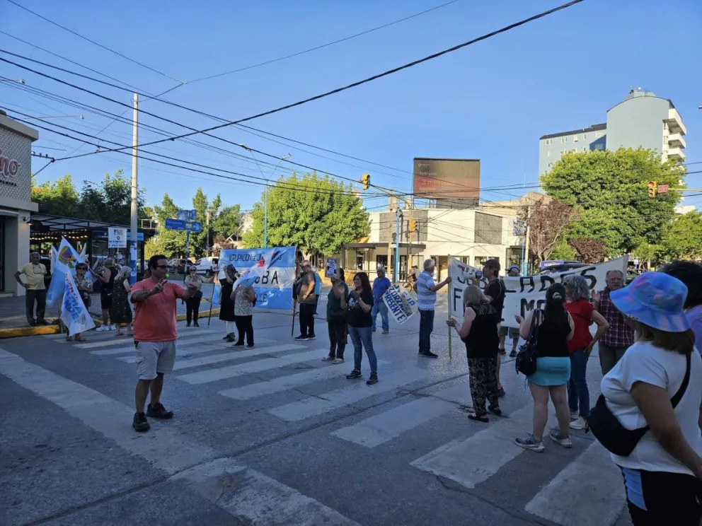 En Avenida Roca y Tucumán, tradicional punto de encuentro, volverán a manifestarse. Foto: gentileza