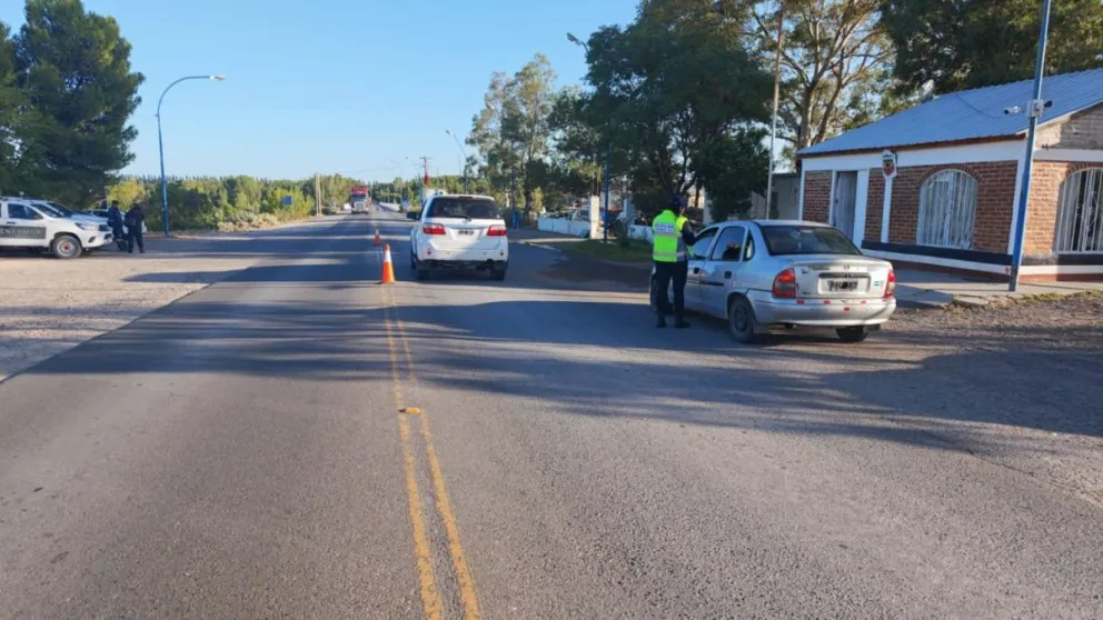 Los controles durante enero se intensifican en las entradas a nuestra ciudad para "cuidar a todos los vecinos de la ciudad". Foto: Tania Domenicucci-ANR