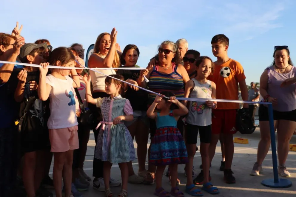 En la previa al acto, realizaron una clase gratuita de zumba y gimnasia. (Foto Tania Domenicucci)