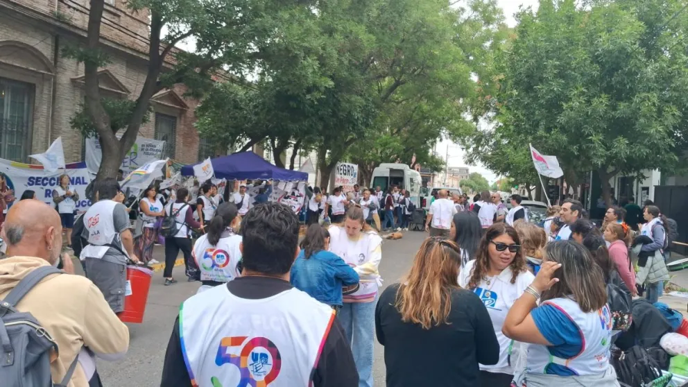 El gremio movilizó la semana pasada en Viedma, en el marco de las paritarias. Foto: Unter
