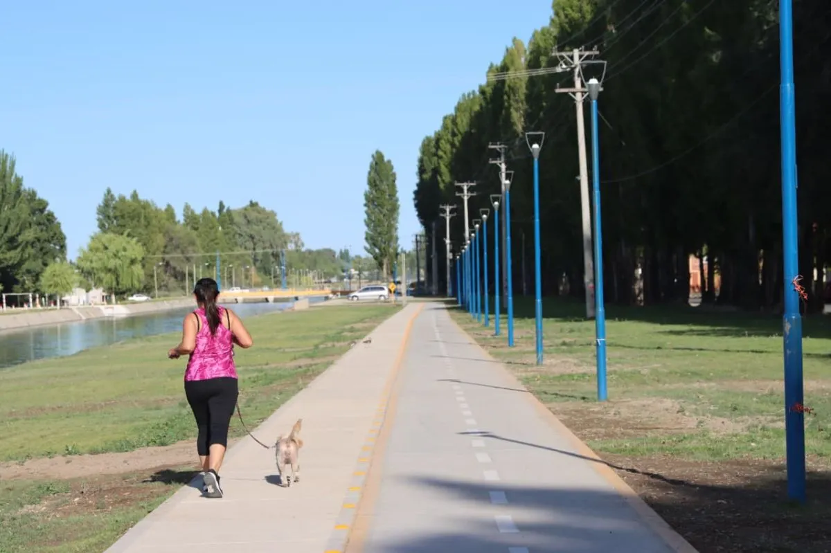 Muchas personas eligen realizar actividad f&iacute;sica al aire libre. Foto: Tania Domenicucci