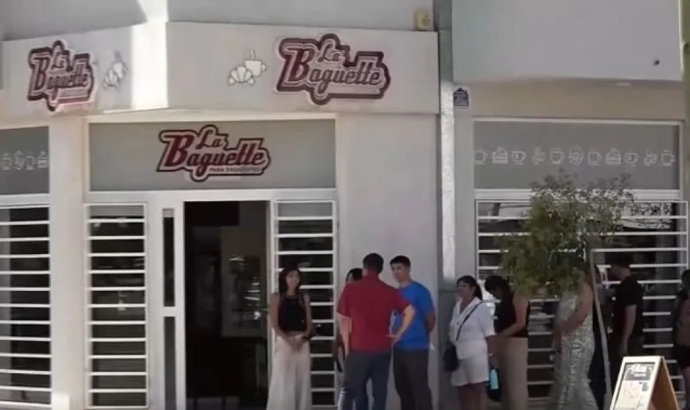 Cientos de personas se acercaron por la oportunidad de presentarse como postulantes para trabajar. (Foto: Web)