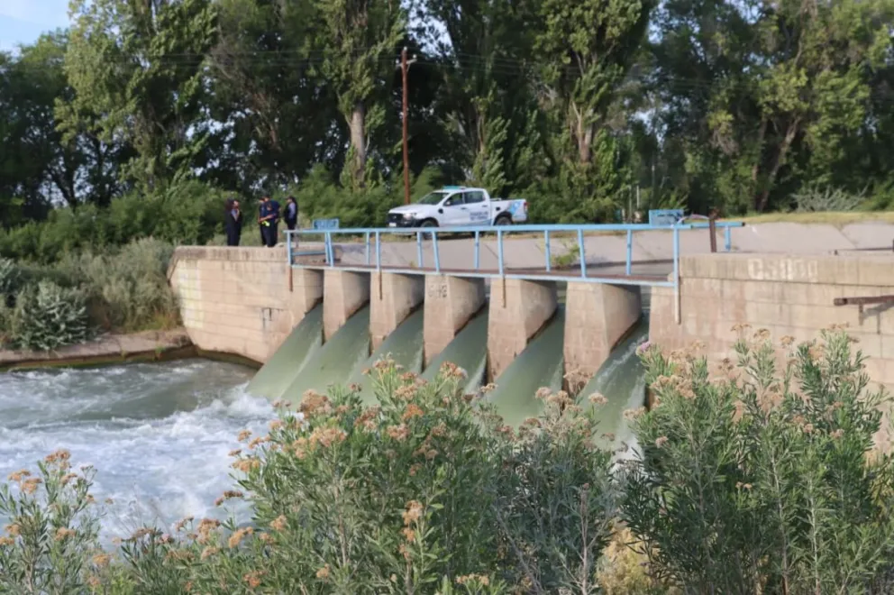 El joven de 26 años se tiró al canal y luego de tres intentos, no logró salir. (Foto: Tania Domenicucci)