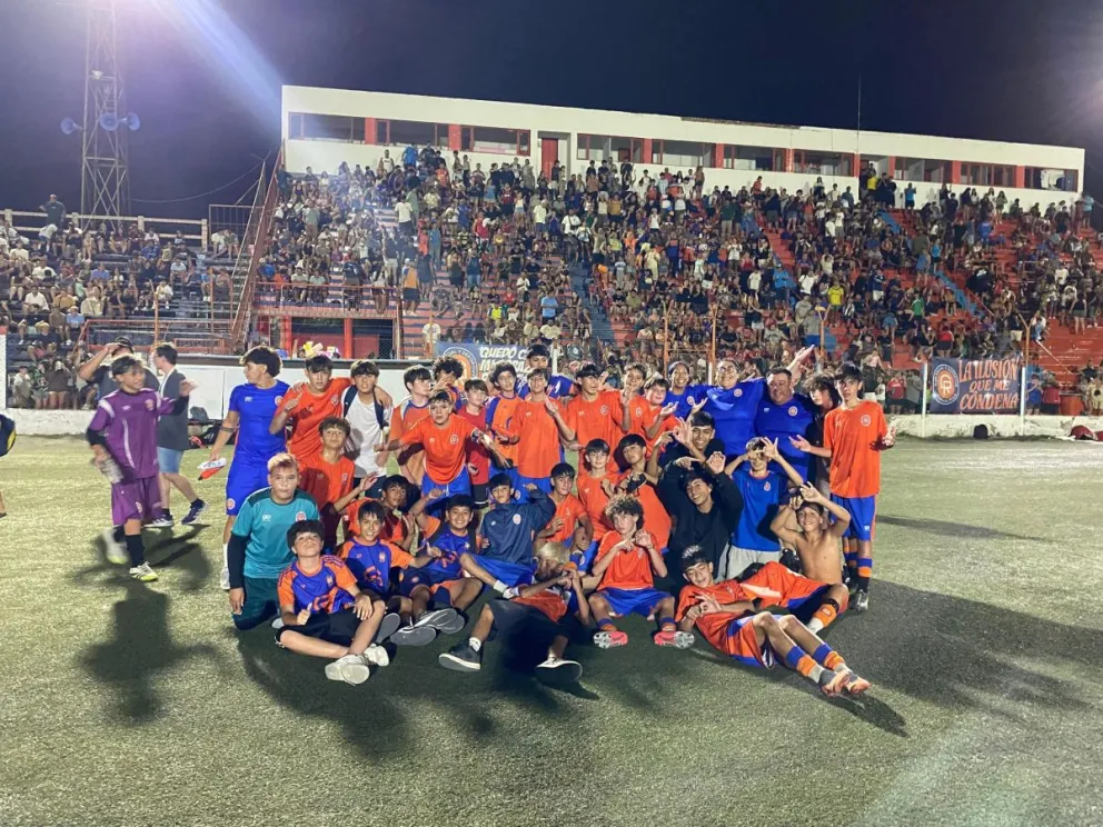 Categoría 2013 del Deportivo Roca, a semifinal. Foto: Deportivo Roca. 