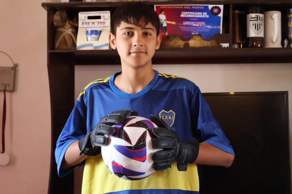 Tahiel Loncon se prepara para viajar a Buenos Aires luego de competir en el Mundialito de nuestra ciudad. Foto: Tania Domenicucci-ANR