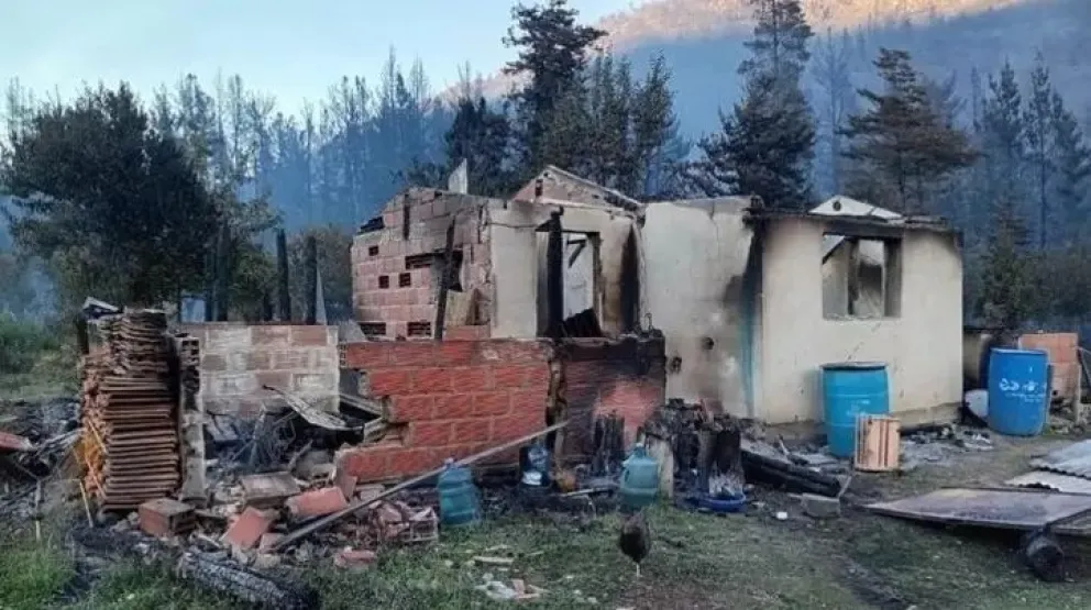 Los fondos recaudados serán destinados a la reconstrucción de las viviendas afectadas por los incendios. (Foto: web)