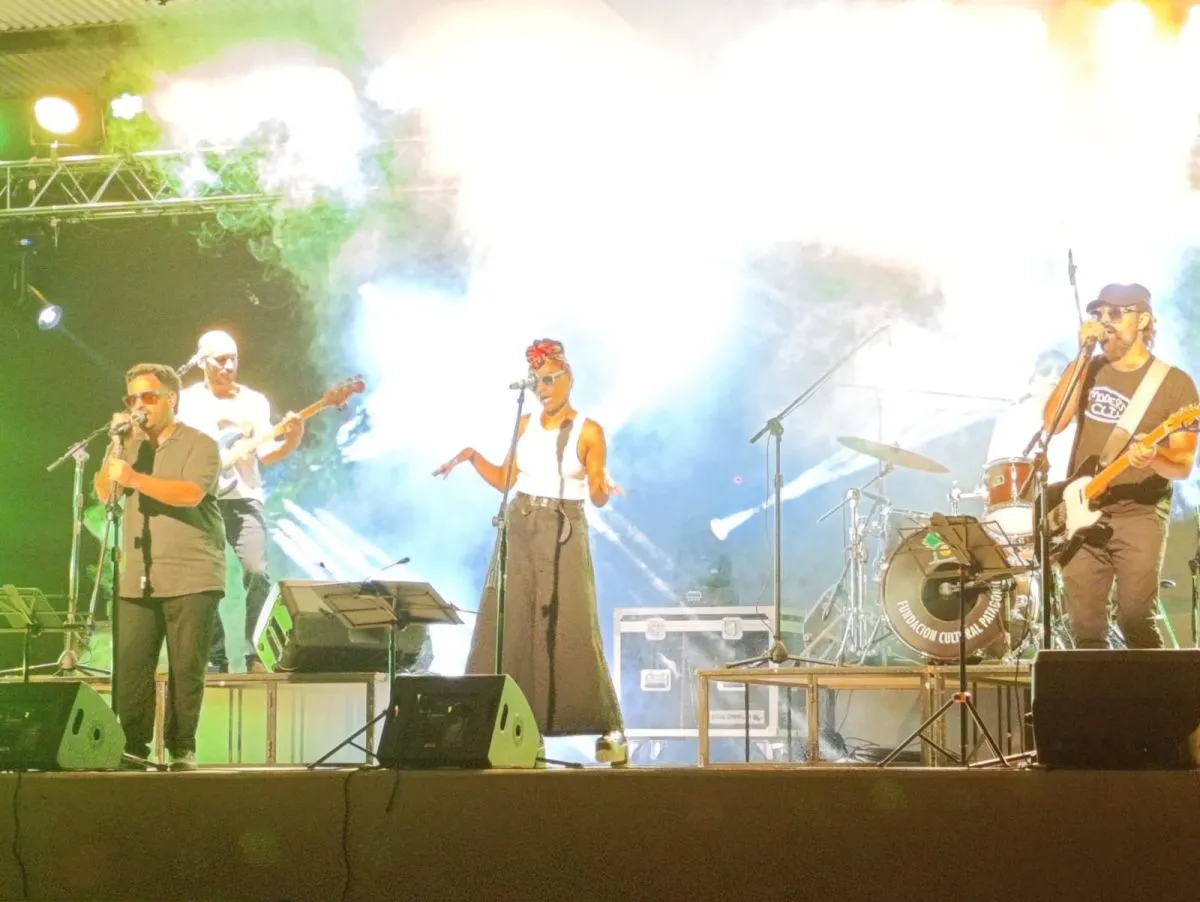 El ciclo Verano FCP volvi&oacute; a instalar la m&uacute;sica en vivo como plan de verano en la ciudad. Foto: Tania Domenicucci-ANR