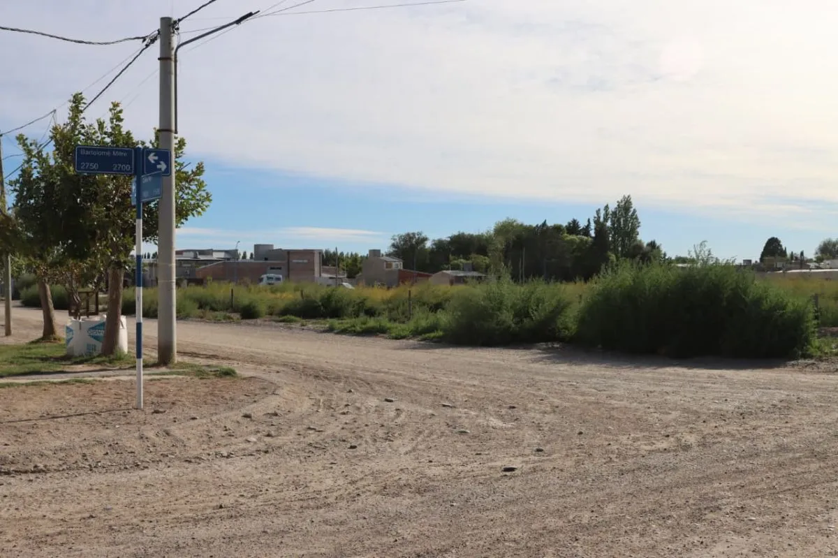Enfrente del terreno, se encuentran las viviendas. Foto: Tania Domenicucci