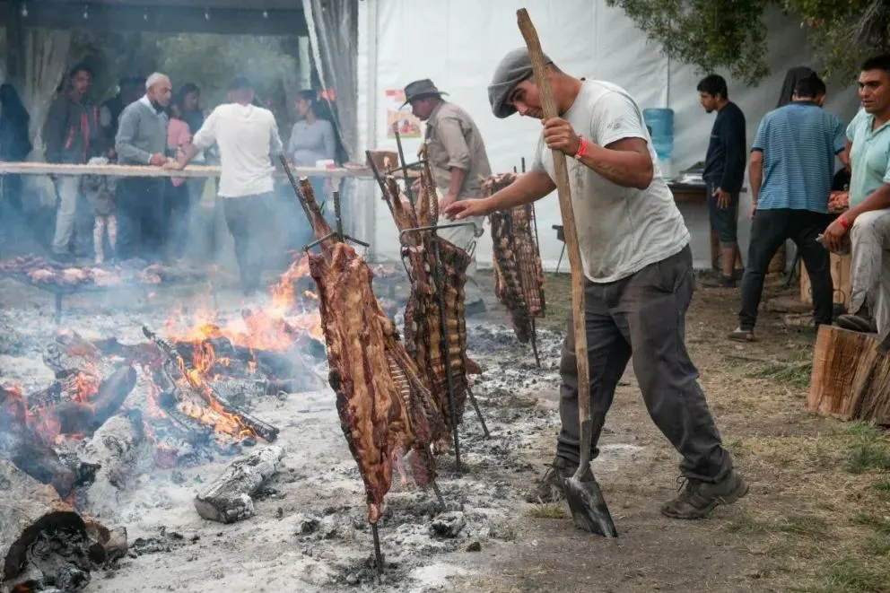 Con los cuidados pertinentes por la emergencia ígnea, el asado continuará estando (imagen de archivo).