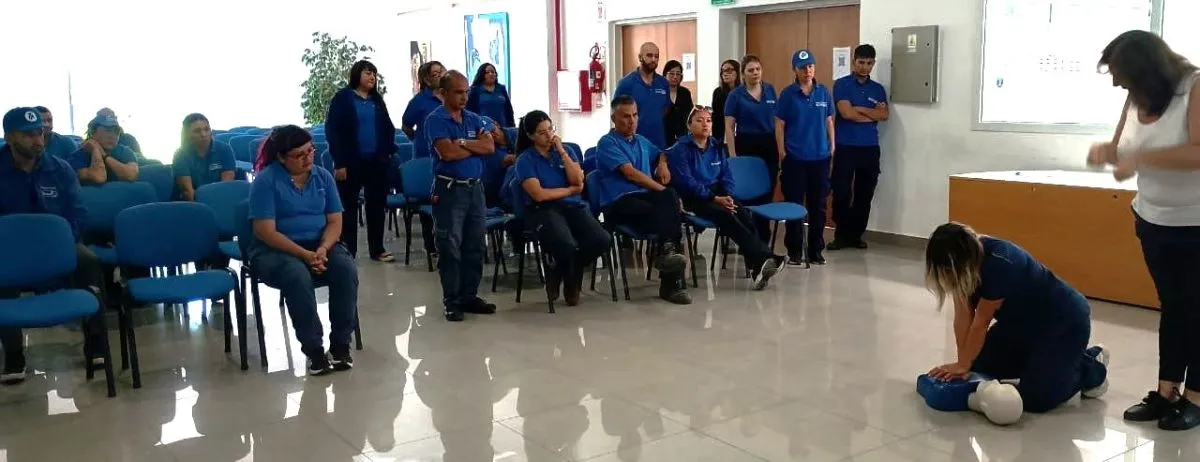 Capacitaci&oacute;n en RCP al personal que cumplir&aacute; tareas durante la Fiesta Nacional de la Manzana. Foto: Ministerio de Salud de R&iacute;o Negro