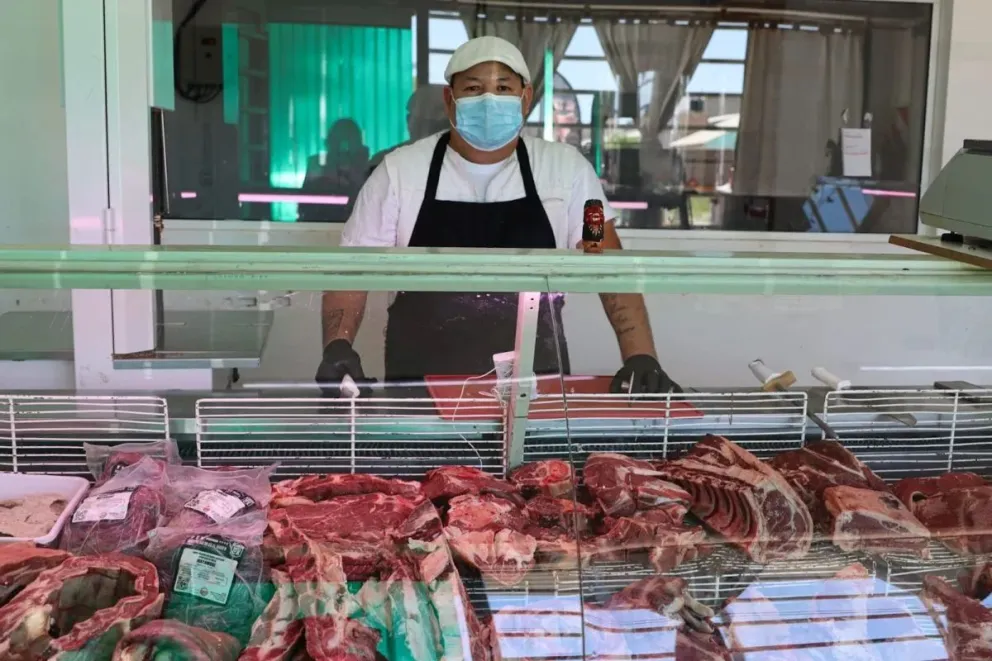 Un vecino de forma anónima realizó un llamado al al 0800 por supuesta carne en mal estado y Bromatología constató que no había irregularidades. Foto Tania Domenicucci-ANR