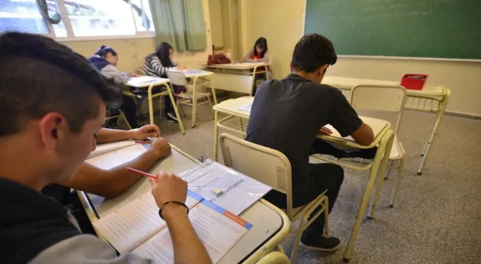 Las inscripciones ya están abiertas para aquellas personas que quieran terminar la escuela secundaria. El plus: quienes tienen hijos pequeños, pueden llevarlos mientras están en clases. (Foto: Archivo)