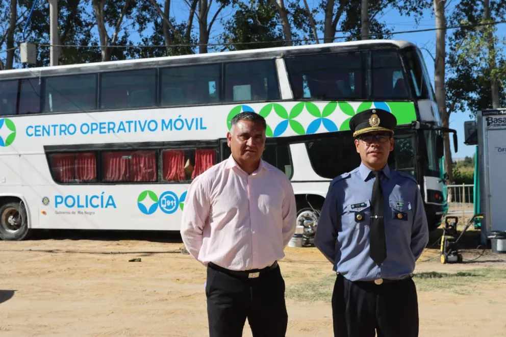 La sorpresa de la FNM es la llegada de un colectivo equipado con tecnología de videovigilancia en tiempo real, que permitirá detectar incidentes y coordinar intervenciones en el predio durante el evento. Foto Tania Domenicucci-ANR