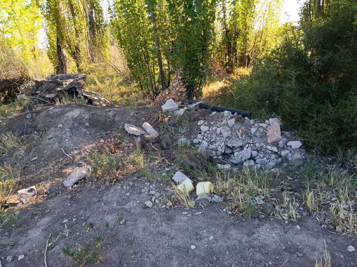 Entre lo que se puede ver y encontrar, tambi&eacute;n hay escombros. Foto: ANR