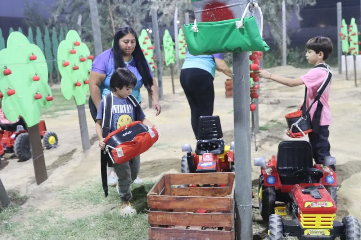 El Circuito de la Producci&oacute;n, con el ya tradicional mini empaque, fue uno de los espacios m&aacute;s visitados por ni&ntilde;as y ni&ntilde;os. Foto: Tania Domenicucci-ANR