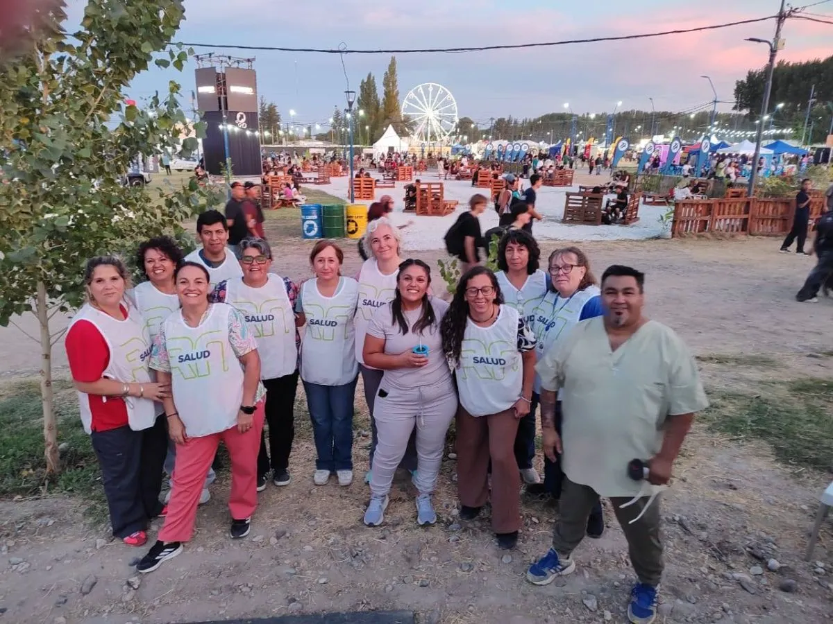 Personal del hospital Francisco L&oacute;pez Lima y del Servicio de Emergencias M&eacute;dicas acompa&ntilde;&oacute; la jornada con puestos de asistencia en el predio. Foto: Tania Domenicucci-ANR