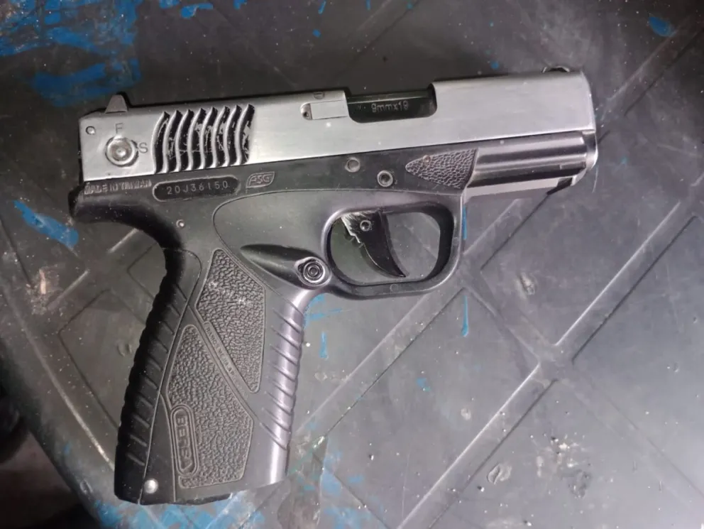 Un allanamiento realizado en Chacramonte terminó con la detención de cuatro personas . Foto: Policía Río Negro