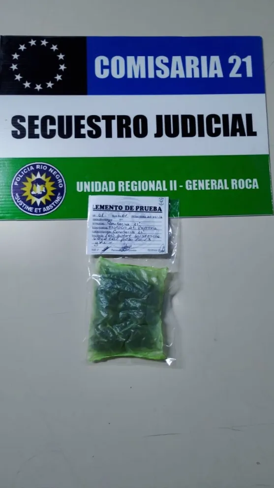 El hombre fue imputado por infracción a la Ley 23.737 tras el hallazgo de marihuana entre sus pertenencias. Foto: Policía de Río Negro