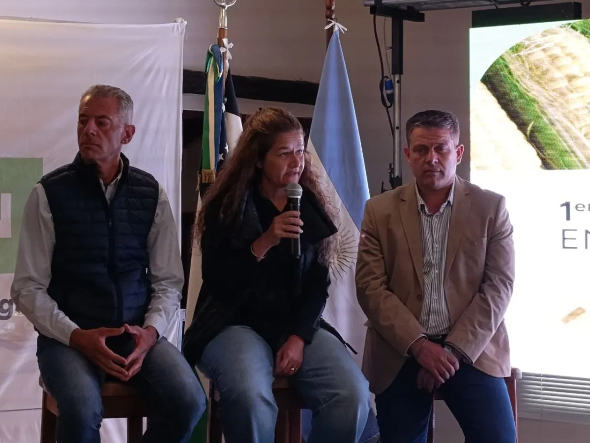 Las disertaciones abordaron manejo del cultivo, rendimientos y expansi&oacute;n de &aacute;reas productivas bajo riego en la Patagonia. Foto: Tania Domenicucci-ANR