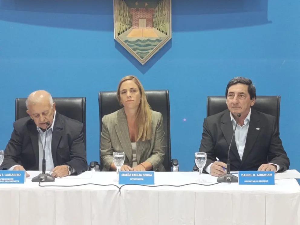 La intendenta María Emilia Soria abrió el 37° período de sesiones del Concejo Deliberante y respaldó el acuerdo provincial por el GNL.
Foto: Tania Domenicucci-ANR