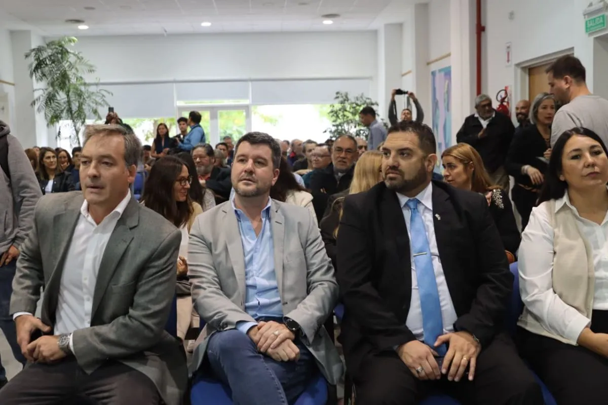 Dirigentes pol&iacute;ticos y representantes institucionales acompa&ntilde;aron el inicio de las sesiones del Concejo Deliberante. Foto: Tania Domenicucci-ANR