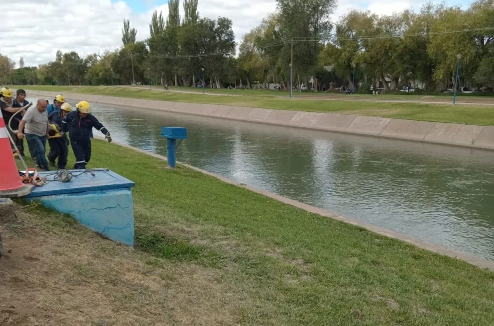 A pesar de que los operarios fueron trasladados rápidamente al hospital, uno de ellos falleció. (Foto: Tania Domenicucci. ANRoca)
