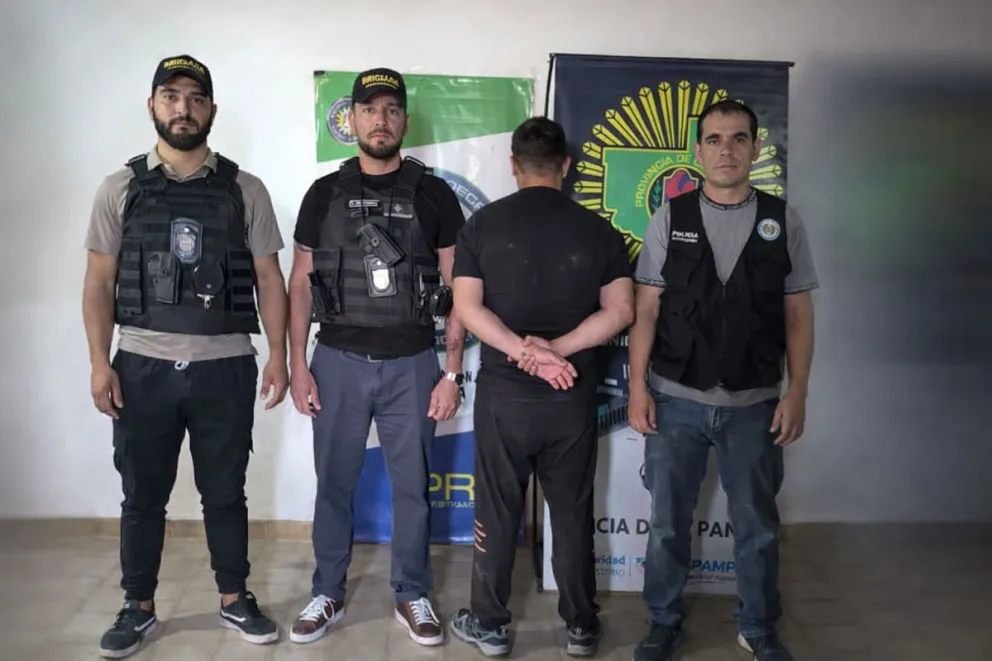 El operativo forma parte de una investigación iniciada en La Pampa por un robo millonario que derivó en allanamientos en varias ciudades de la Patagonia. Foto: Info Huella