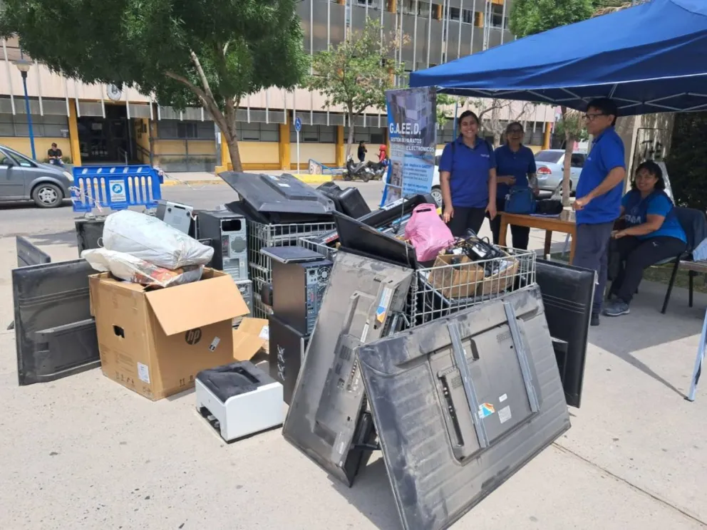 Los aparatos electrónicos que fueron reunidos en diciembre. 