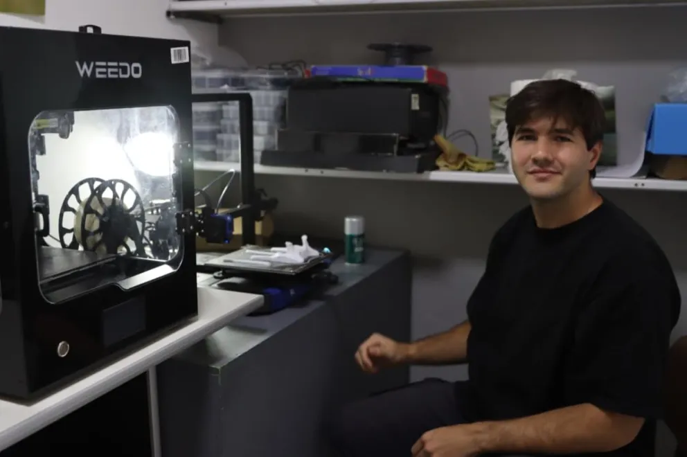 Tomás Edwards, es uno de los voluntarios que trabaja en el proyecto. Foto ANR Tania Domenicucci

