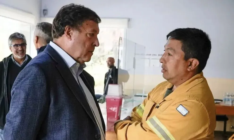 Weretilneck y Orlando Baez, minutos antes del inicio de la conferencia de prensa. Fotos: Facundo Pardo.