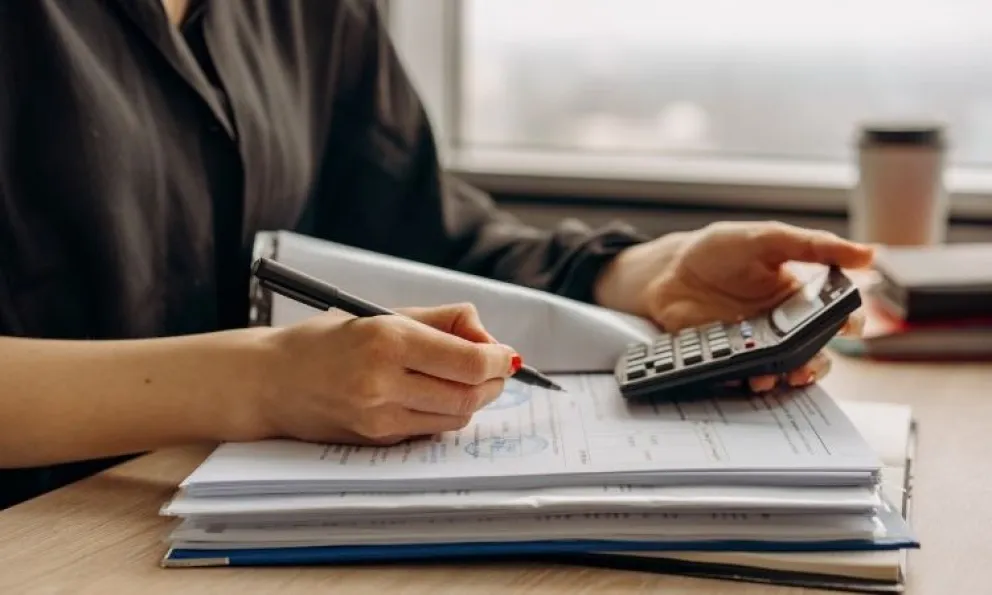 El curso estará a cargo de una contadora pública nacional, docente de la UNRN