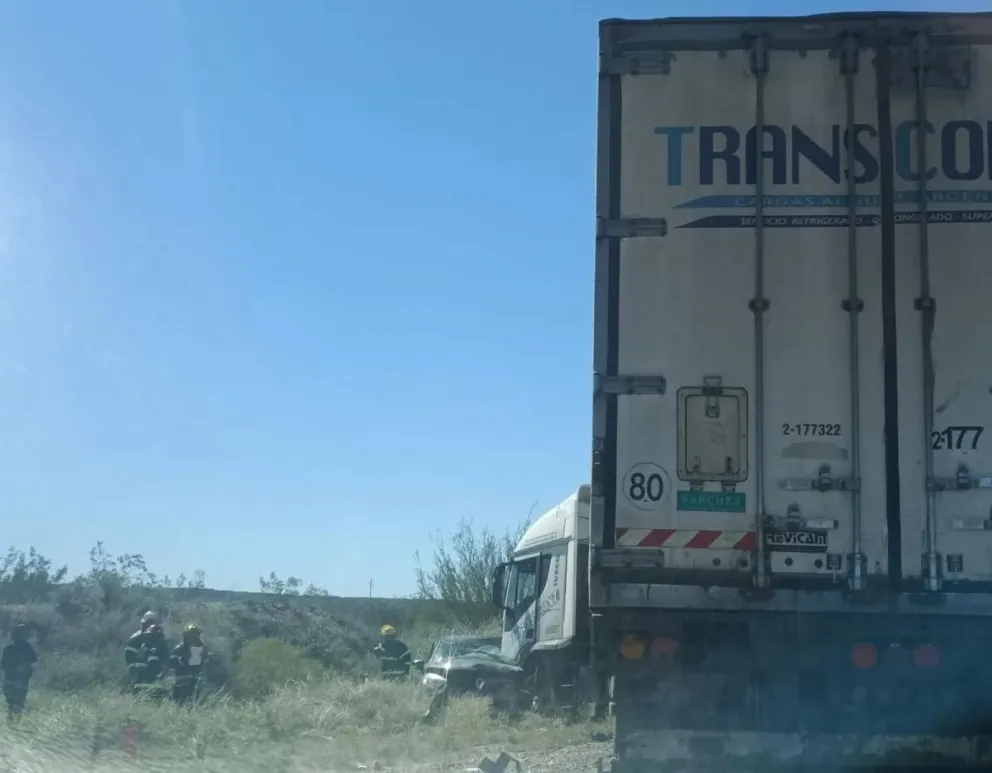 El choque ocurrió cerca de las 7 en la Ruta 22, a la altura del tramo entre Belisle y Darwin. Foto: 7 en Punto