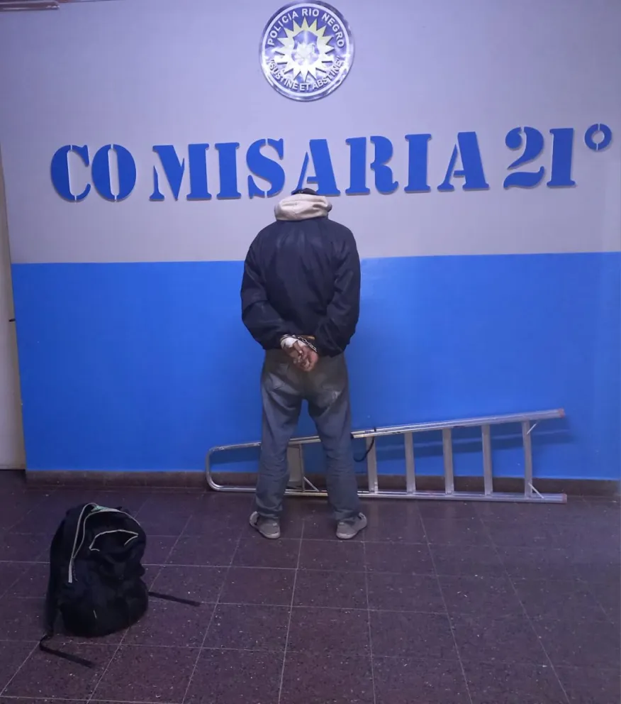 El hombre fue detenido por personal de la Comisaría 21. Foto gentileza