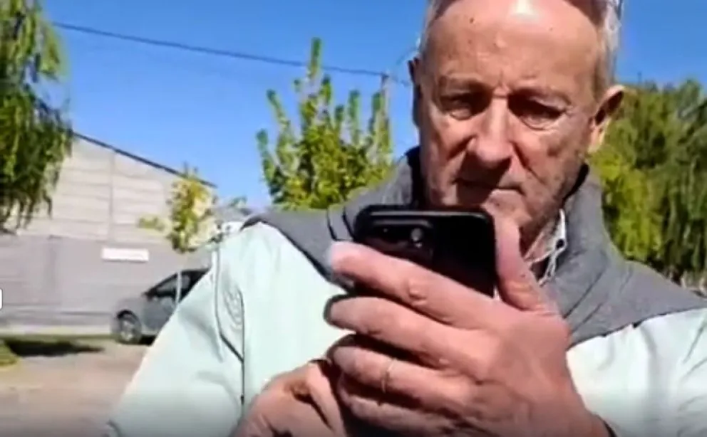 El empresario violentó a los trabajadores de prensa y los amenazó. (Foto: captura)