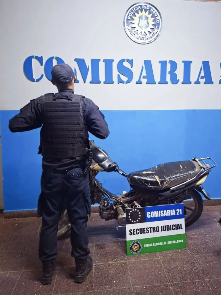 La moto que tenía pedido de secuestro por robo. Foto: Policía de Río Negro