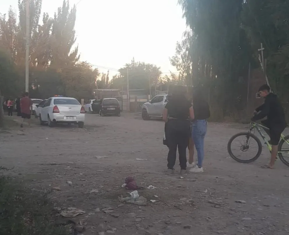 Personal de Criminalística y la fiscalía de turno trabajaron en el lugar para recolectar evidencias y testimonios. (Foto: Gentileza)