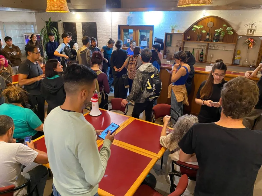 Desde las primeras horas de la mañana hubo manifestantes en la ciudad de las artes. (Ftoo: Gentileza)