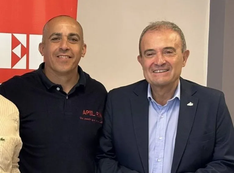 El vicegobernador Pedro Pesatti firm&oacute; la resoluci&oacute;n que formaliz&oacute; los aumentos salariales para el personal legislativo. Foto: archivo