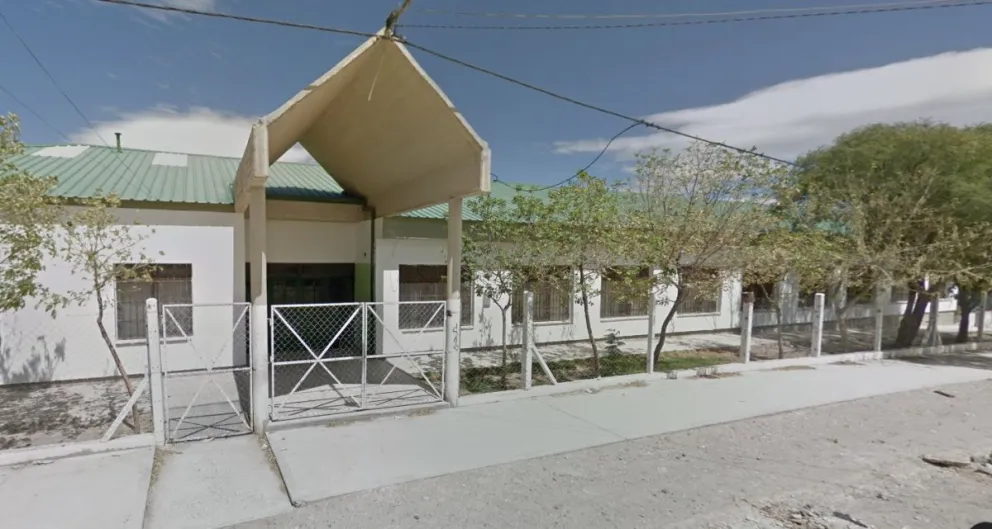 La institución se encuentra en barrio Noroeste de Roca  y asisten más de 400 de chicos.